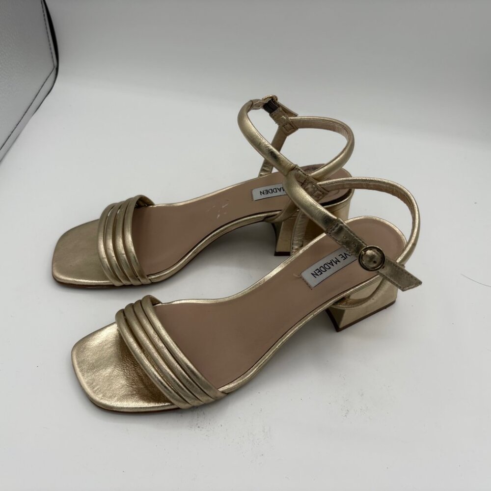 Size 9 Steve Madden Luster Gold Leather Low Heel Ankle Strap Sandals - Picture 4 of 11